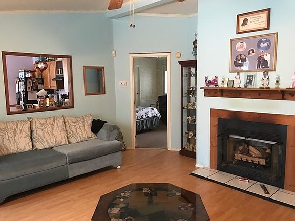 4th image of 484 Tumble Rock Dr