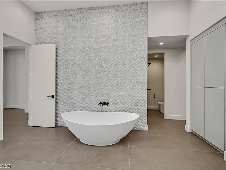 692 Scenic Cliff Dr — Photo 23