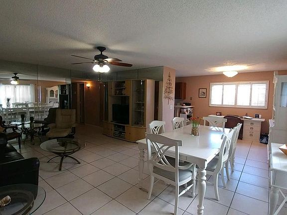 2nd image of 4 Lake Vista Trl APT 101
