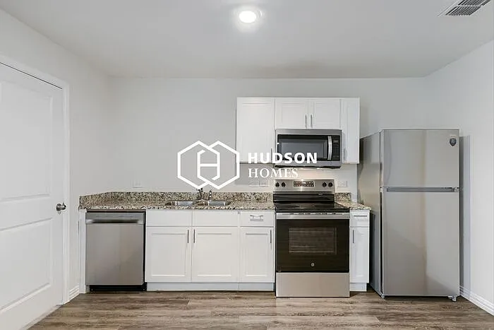 542 Rivas St #B — Photo 5