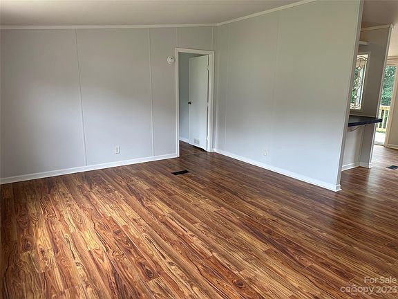 5th image of 5426 Pembrooke Dr