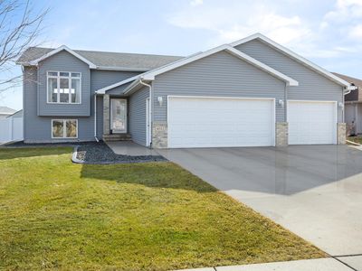 4512 44th St S, Fargo, ND, 58104