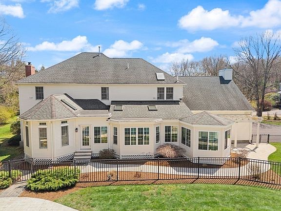 2nd image of 7 Dry Pond Rd