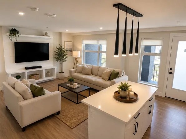 163 175a St #102, Surrey, BC V3Z 9T7