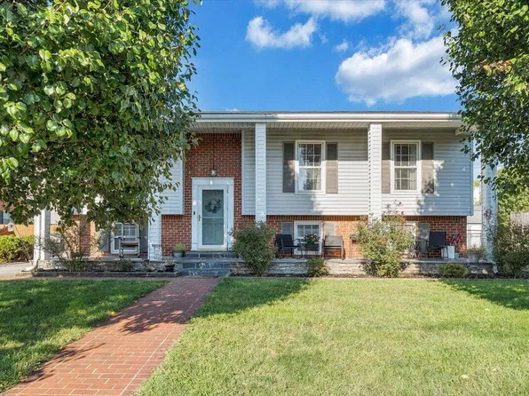 453 Stoneacres Dr, Vinton, VA 24179