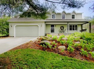 7976 Pine Edge Ct SE, Alto, MI 49302