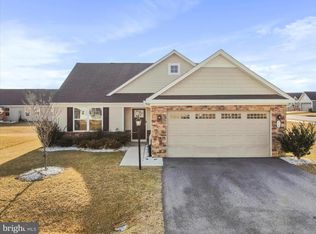 16 Opulent Ct, Hedgesville, WV 25427