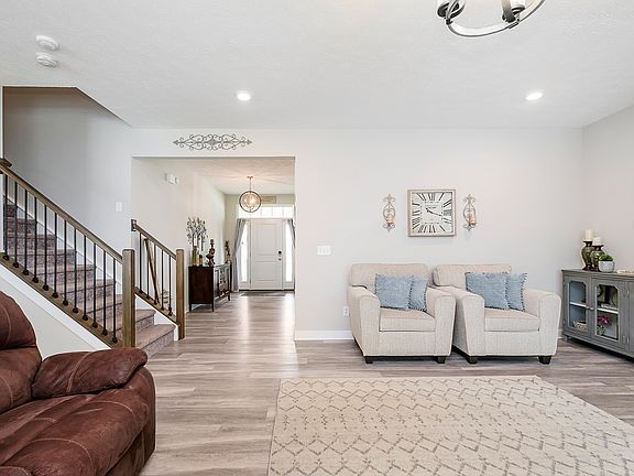 5th image of 4735 Rocky Hollow Dr