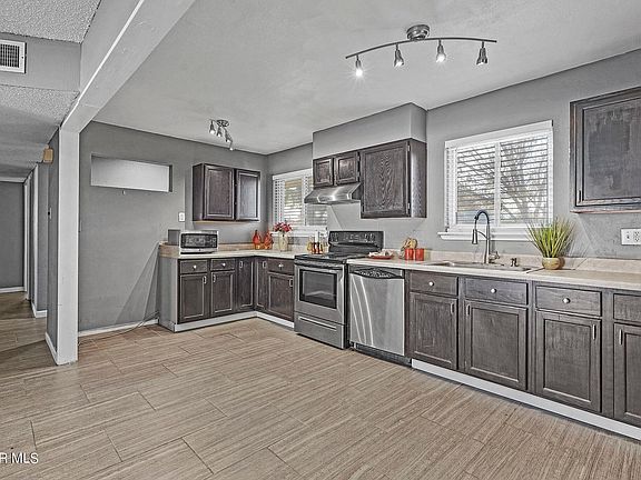 3rd image of 10044 Newcastle Dr