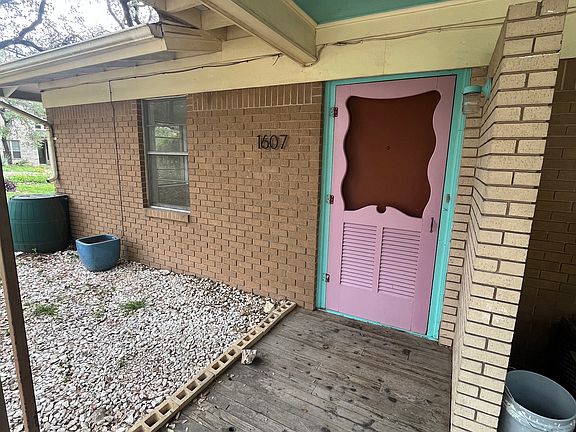 3rd image of 1607 Lightsey Rd Unit A