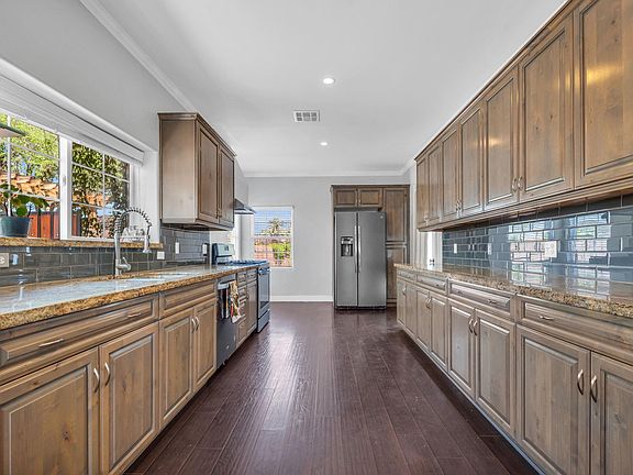 3rd image of 1631 N 17th Ave