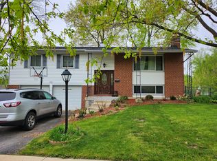 4000 Winston Dr, Hoffman Estates, IL 60192