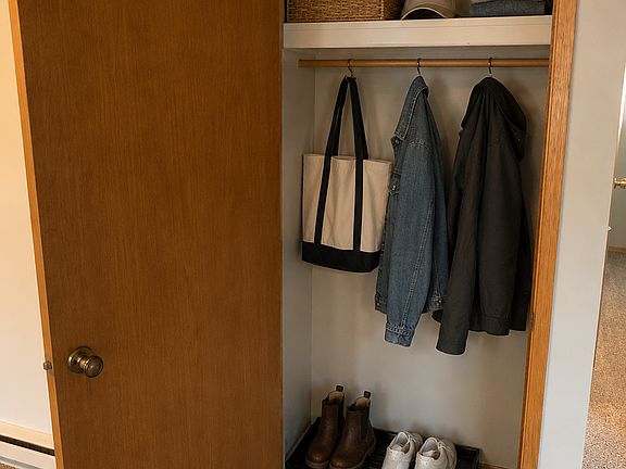 4th image of 206 W Yakima Ave APT 4
