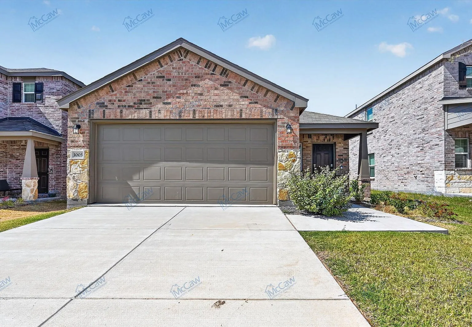 4 bed, 2.0 bath, 1552 sqft, $1,999 — Photo 2