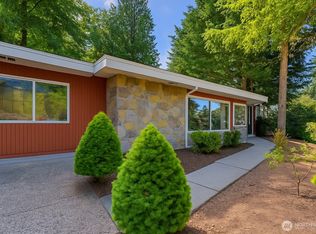 2463 74th Ave SE, Mercer Island, WA 98040