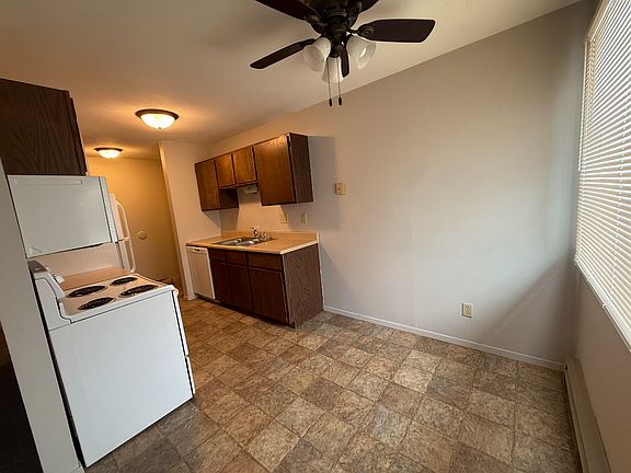 4th image of 1151 Prairie Pkwy #11