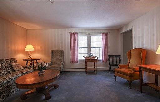 4th image of 17 Lincoln Dr