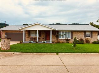 127 Woodbend Cv, Winfield, WV 25213