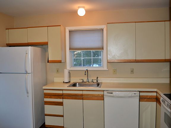 5th image of 601 Twin Brook Ct