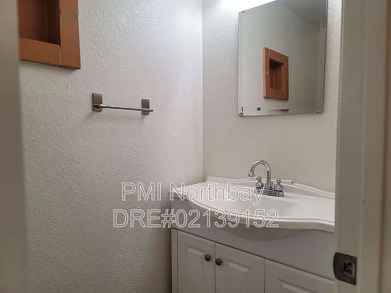 2140 Woolner Ave #D — Photo 13