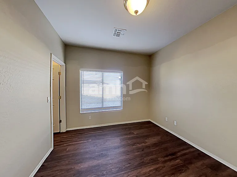 1517 S 115th Dr — Photo 15