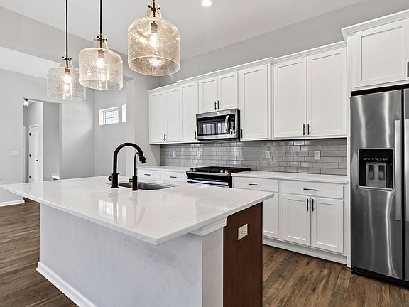 5th image of 1538 Cloverdon Dr