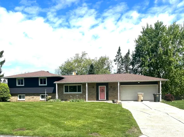 1237 Hampshire Dr, South Bend, IN 46614