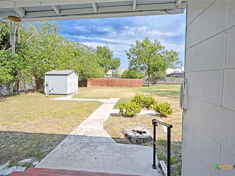 268 E Mill St — Photo 32