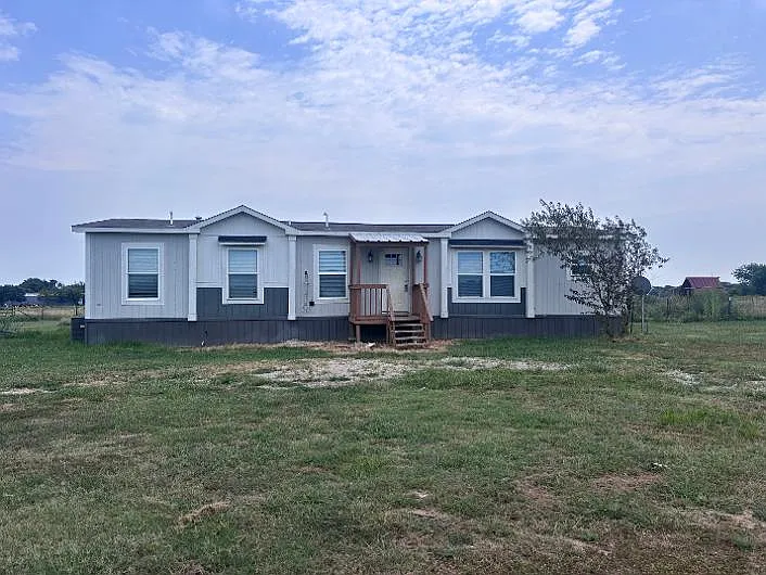 3 bed, 2.0 bath, 1475 sqft, $1,600 — Photo 3