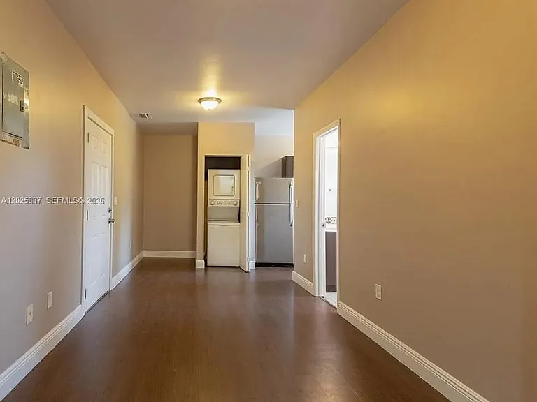 5416 NE 1st Ct #2 — Photo 4