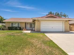 2402 Monterey Peninsula Dr, Corona, CA 92882