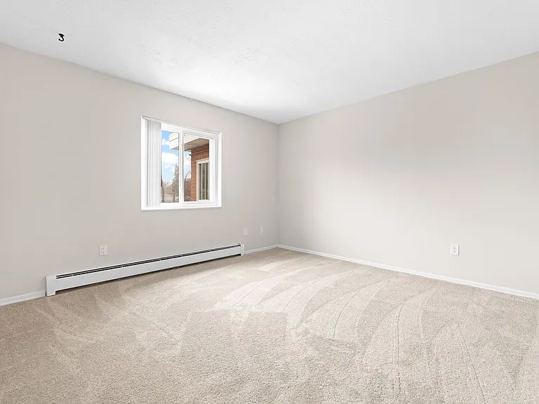 The Hillcrest Apartments — Photo 35