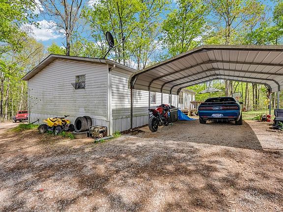 4th image of 391 Manor Rd