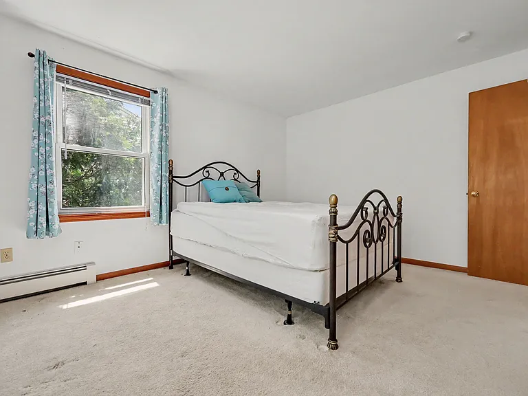 275 York St — Photo 9