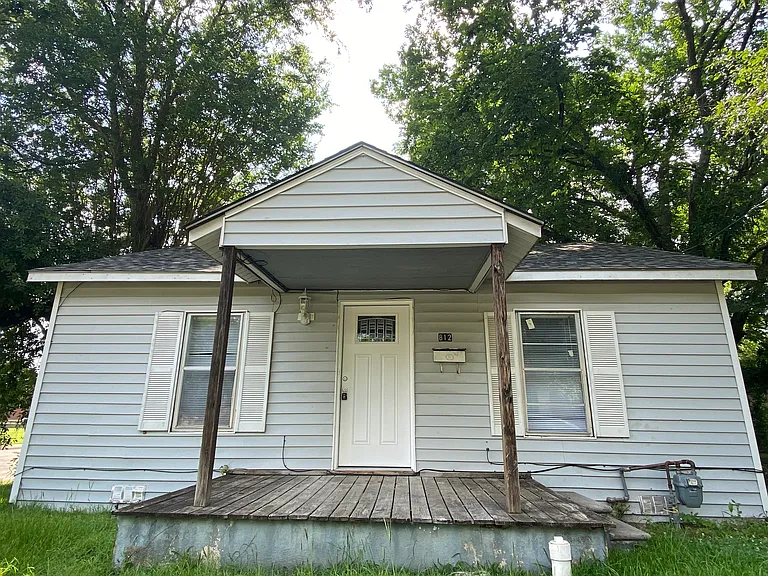 812 Brinker St — Photo 6
