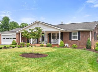 506 Willoughby Ln, Staunton, VA 24401