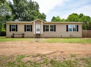 450 1st St NW, Detroit, TX 75436