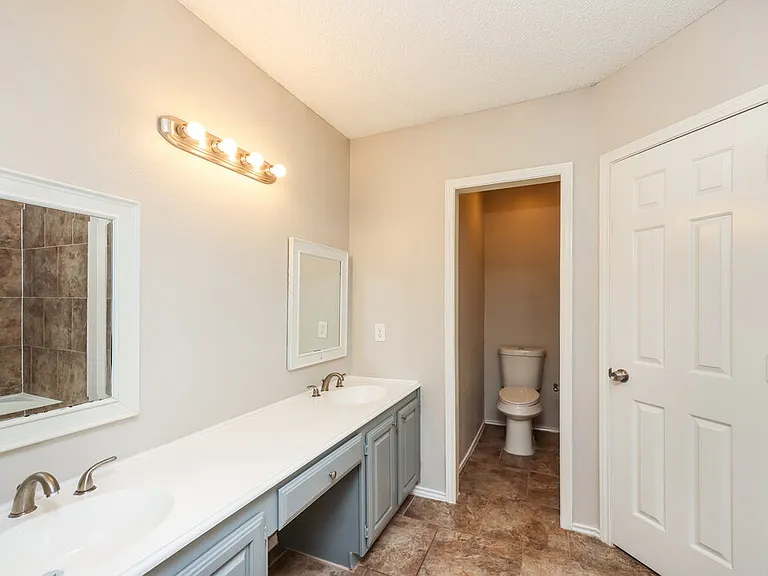 928 Eagle Dr — Photo 12