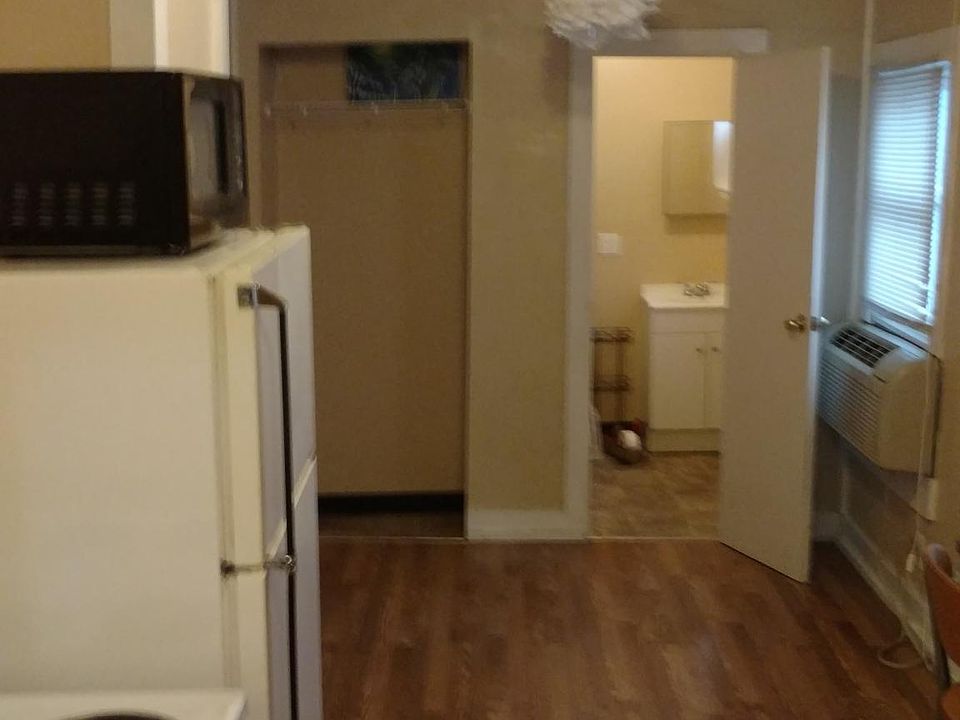 2nd image of 2333 W Clifton Ave APT B3