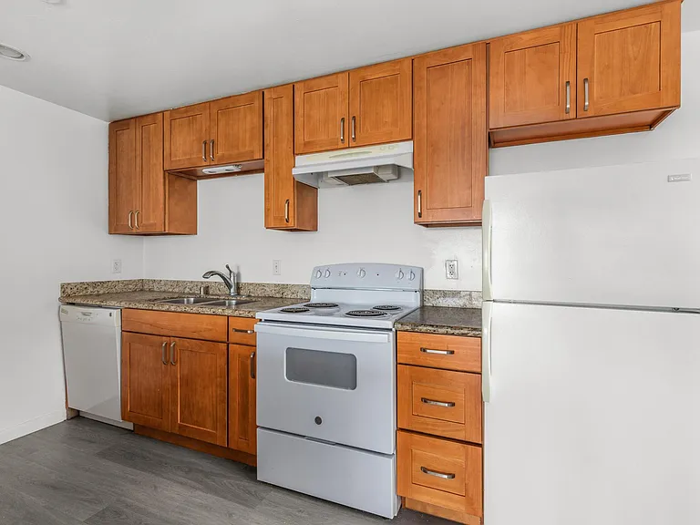 2144 Waverly Pl N #3 — Photo 4