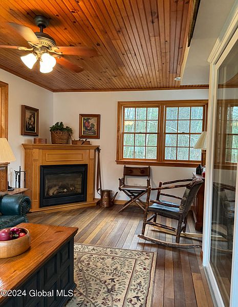 3rd image of 37 Surrey Fields Drive