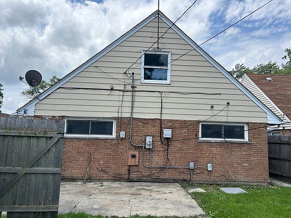 4th image of 17111 Oakwood Ave
