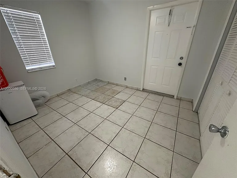 2135 Lincoln St — Photo 7