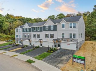 2006 Canterbury Dr, Imperial, PA 15126