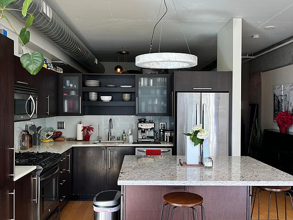 4th image of 1100 S Hope St APT 1203
