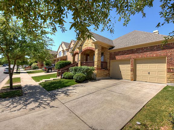 3rd image of 726 Westbury Ln
