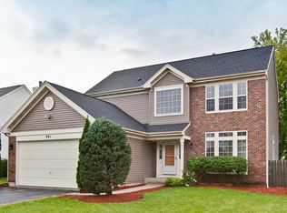 491 W Weeping Willow Rd, Round Lake, IL 60073