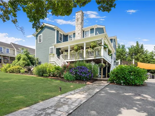 30 Grandview Ave, Somerset, MA 02726