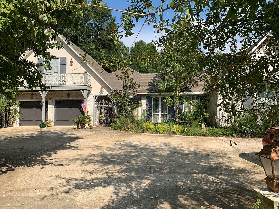 1st image of 2978 Lakeshire Dr