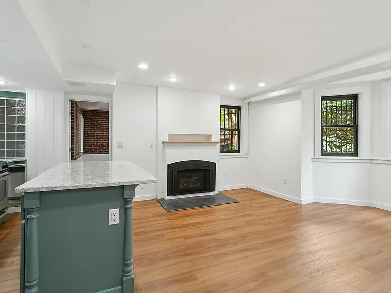 110 Summit Ave #G — Photo 4